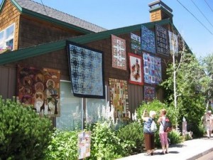 Sisters outdoor Quilt Show