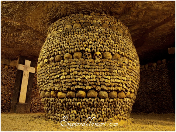 top 5 things to do when visiting paris Catacombes de Paris