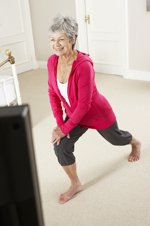 5 Ways Seniors Can Stay Fit Without a Gym Membership