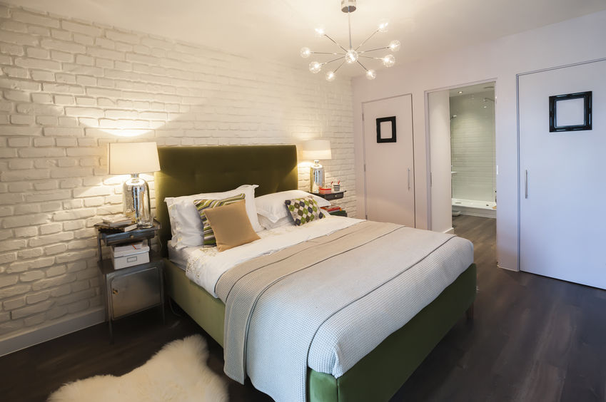 Host travelers in your home